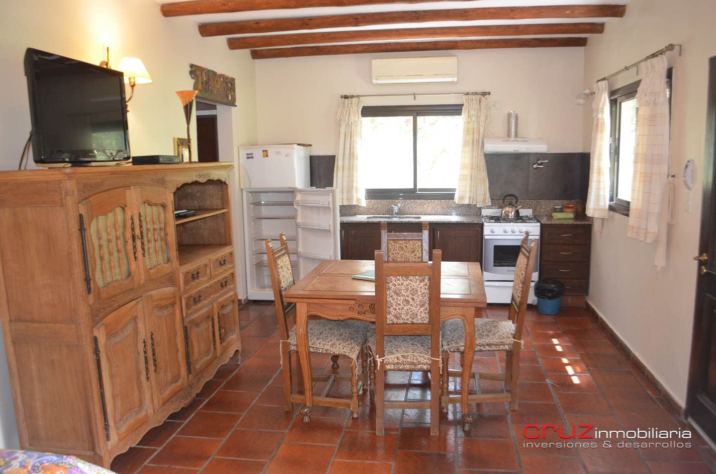 Importante Complejo de Cabañas en Cortaderas - imagen 42