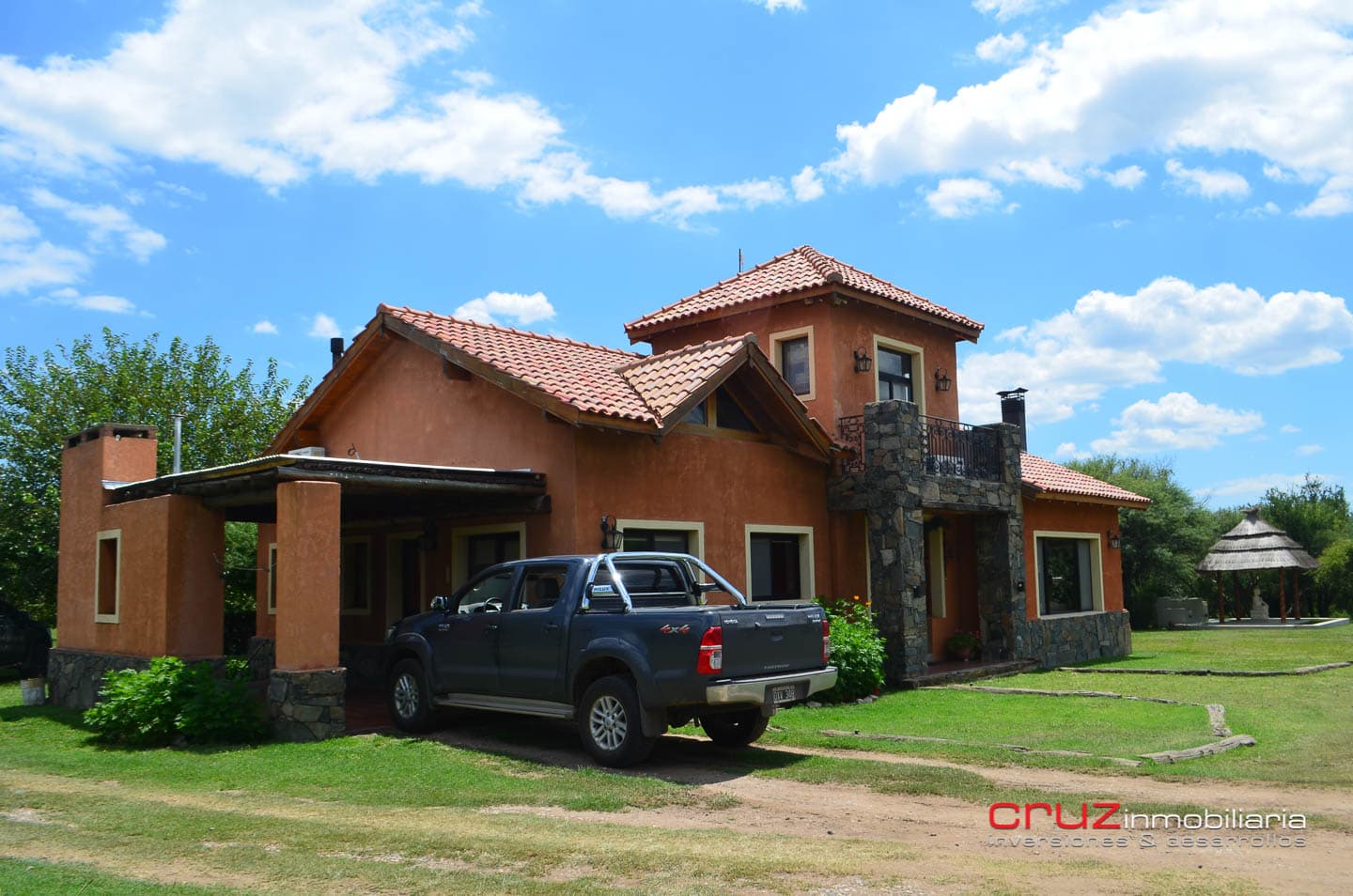 Importante Complejo de Cabañas en Cortaderas - imagen 6