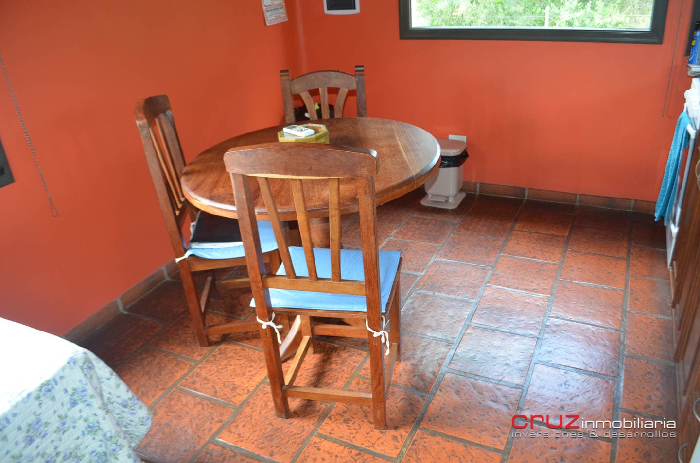Importante Complejo de Cabañas en Cortaderas - imagen 48