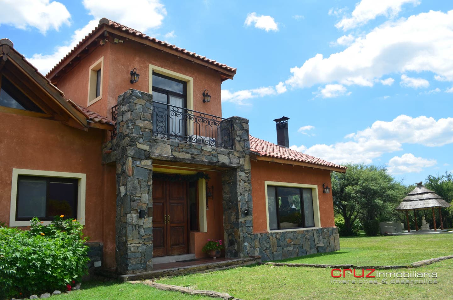 Importante Complejo de Cabañas en Cortaderas - imagen 9