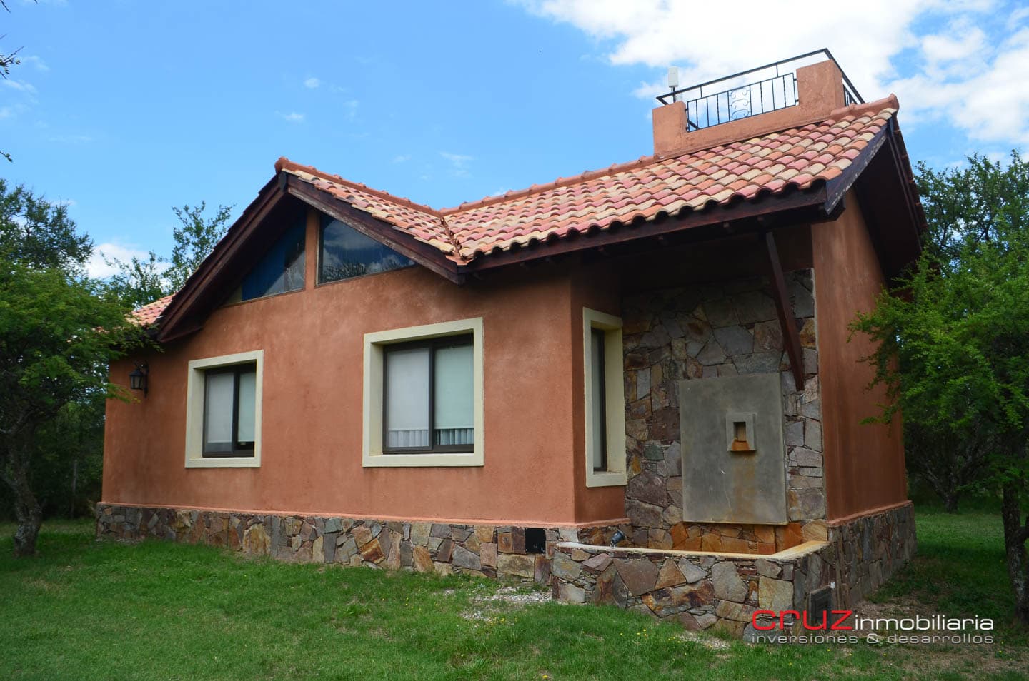Importante Complejo de Cabañas en Cortaderas - imagen 47
