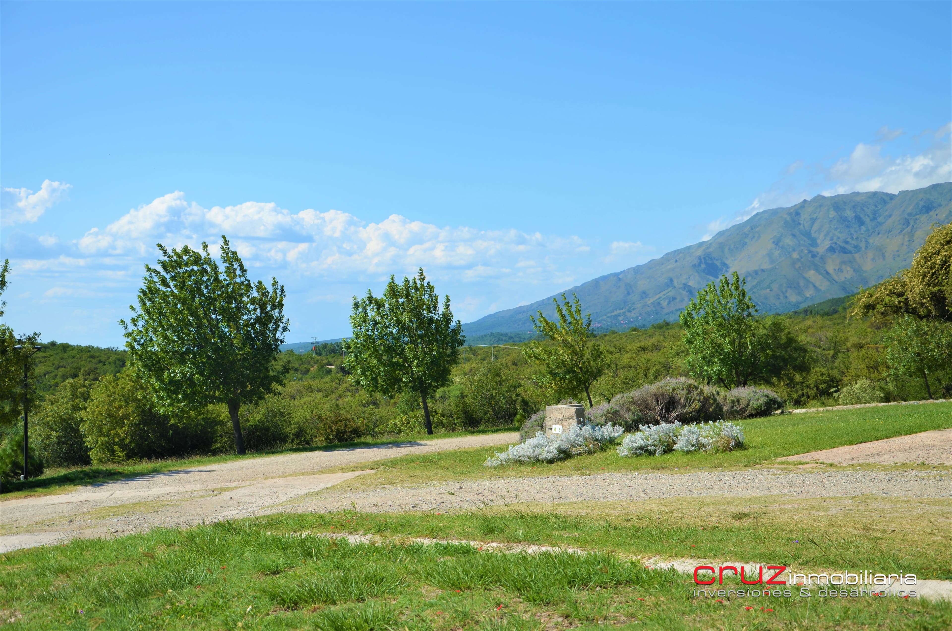 Lote de 1590m2 en Barrio Las Cascadas - imagen 4