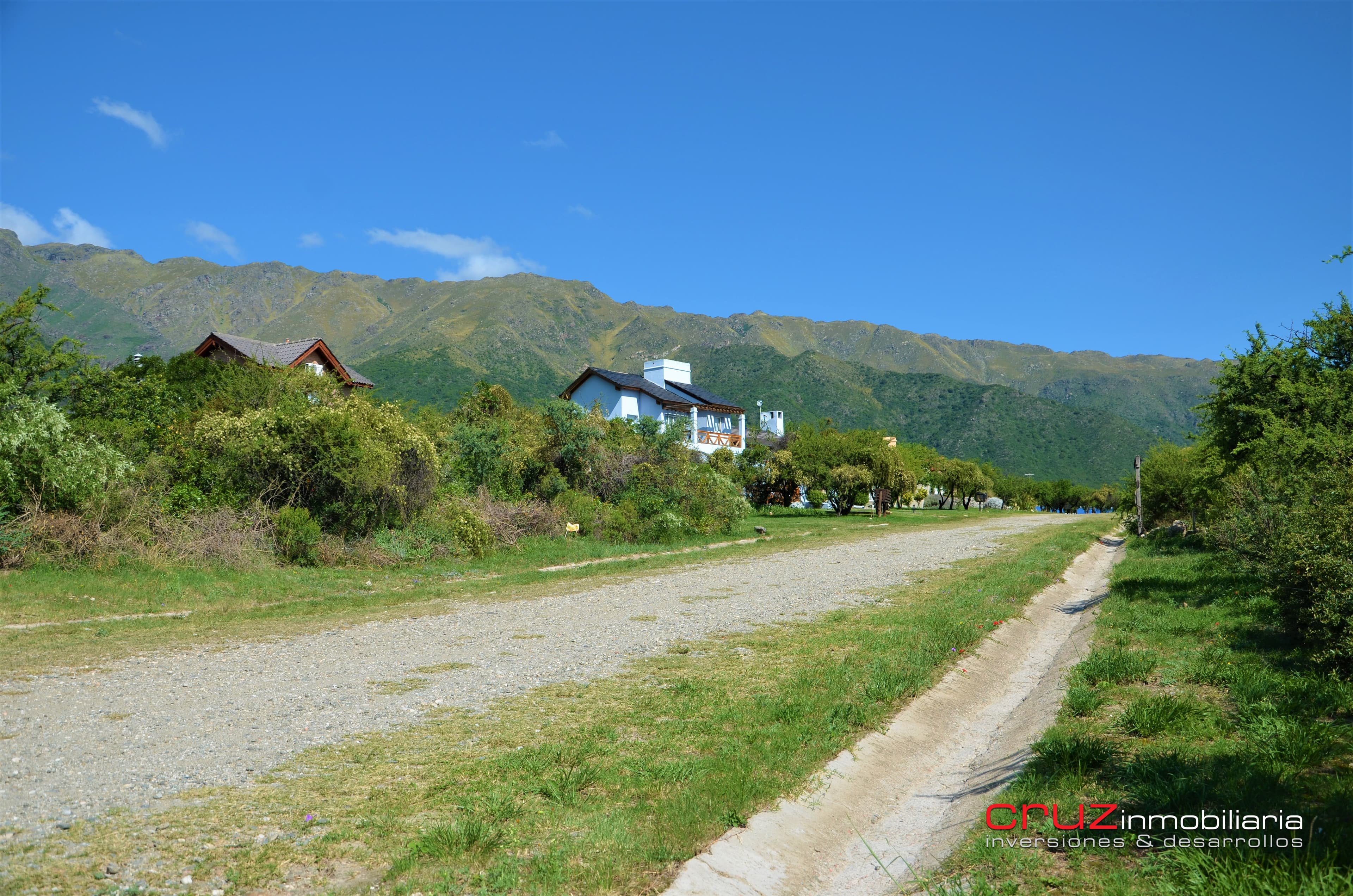 Lote de 1590m2 en Barrio Las Cascadas