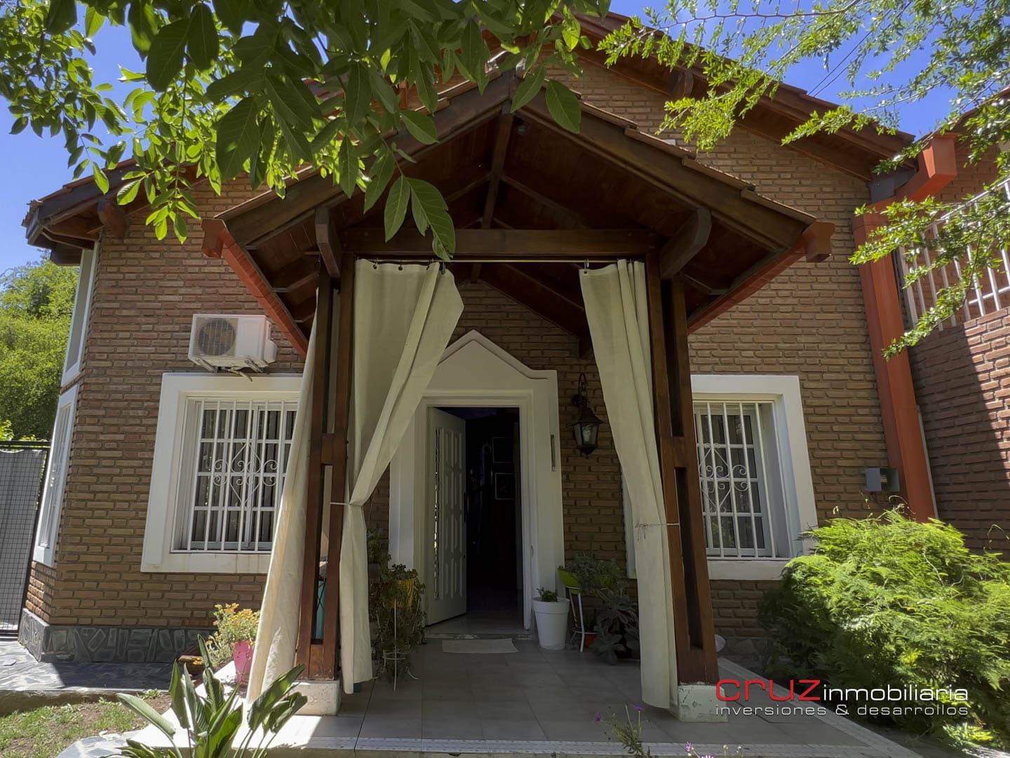 Casa de 240m2 en Rincon del Este, Villa de Merlo