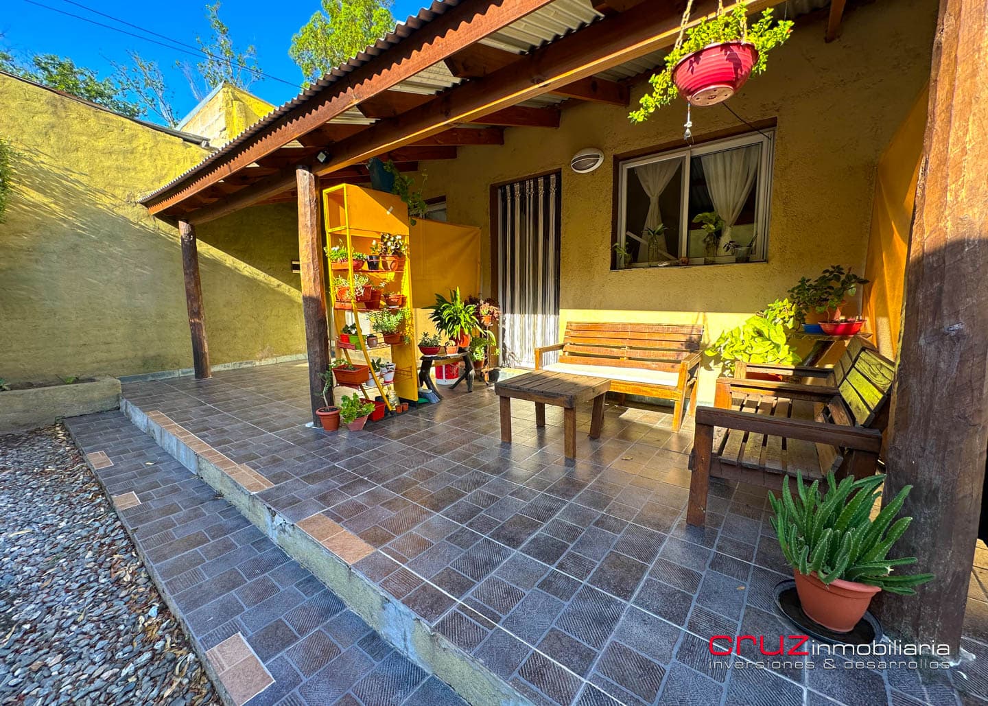 2 Locales y 3 departamentos en Av Norte - imagen 7