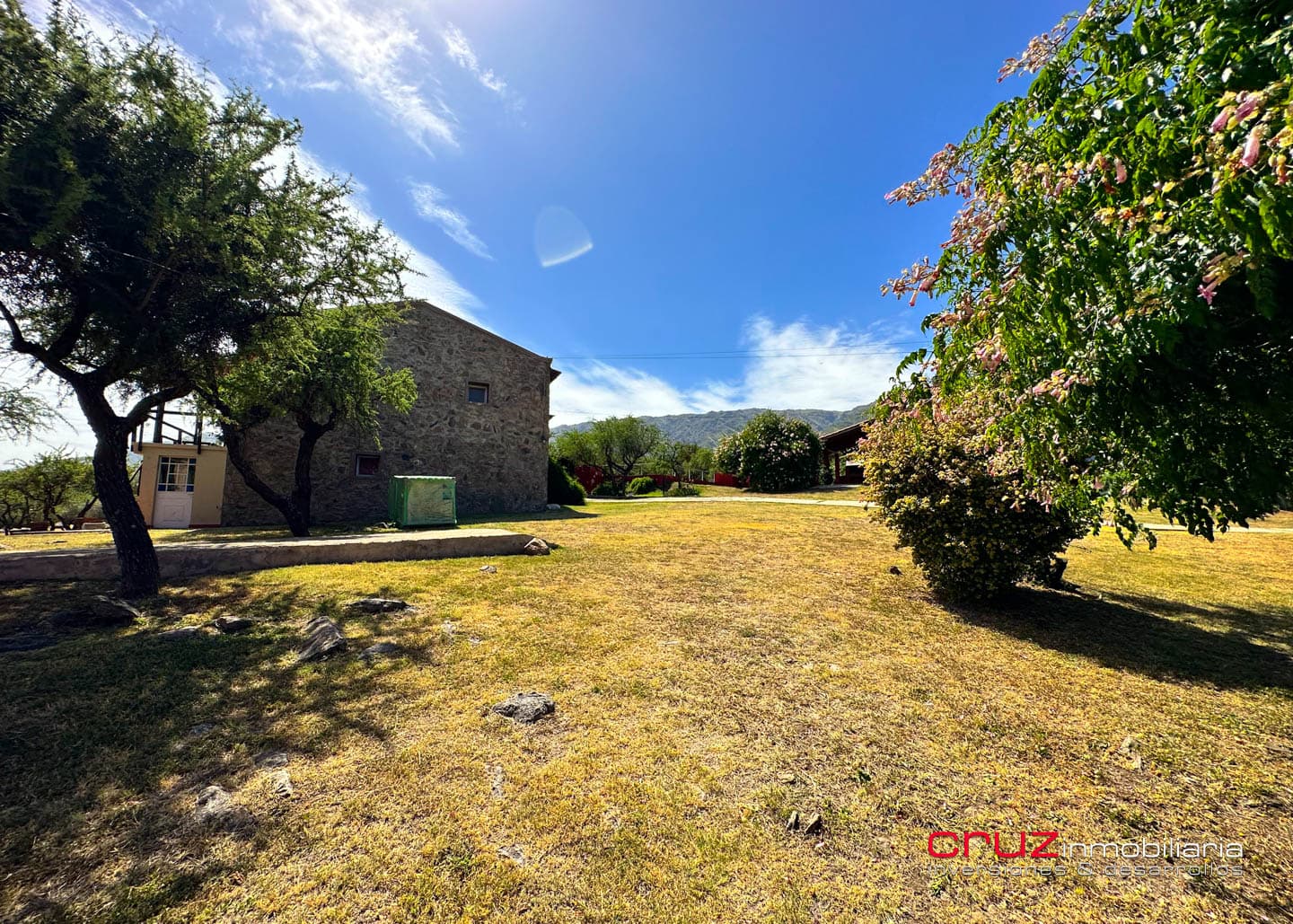 Complejo de 462m2 en Zona alta de Cerro de Oro - imagen 4