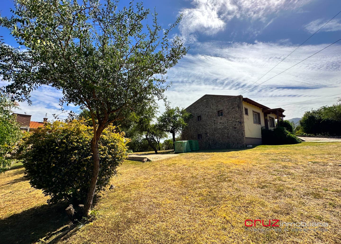 Complejo de 462m2 en Zona alta de Cerro de Oro - imagen 3