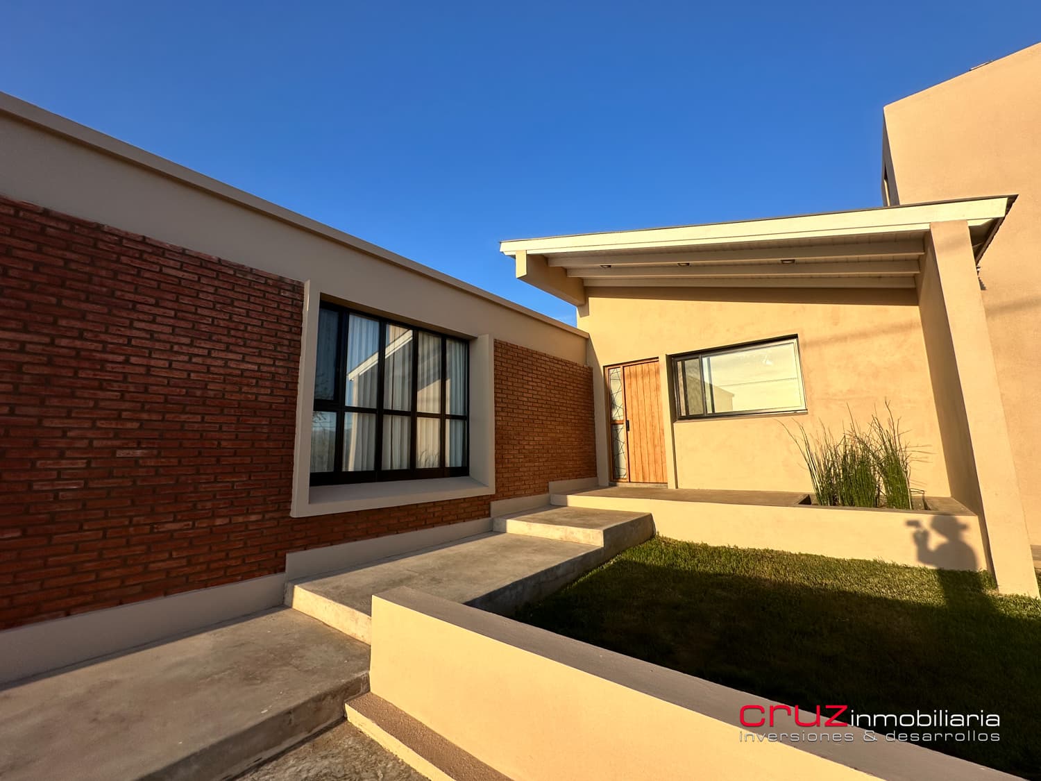 Casa de 215m2 con Piscina - Barrio La Arbolada - imagen 3