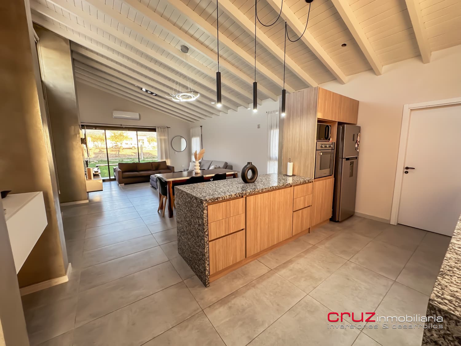 Casa de 215m2 con Piscina - Barrio La Arbolada - imagen 4