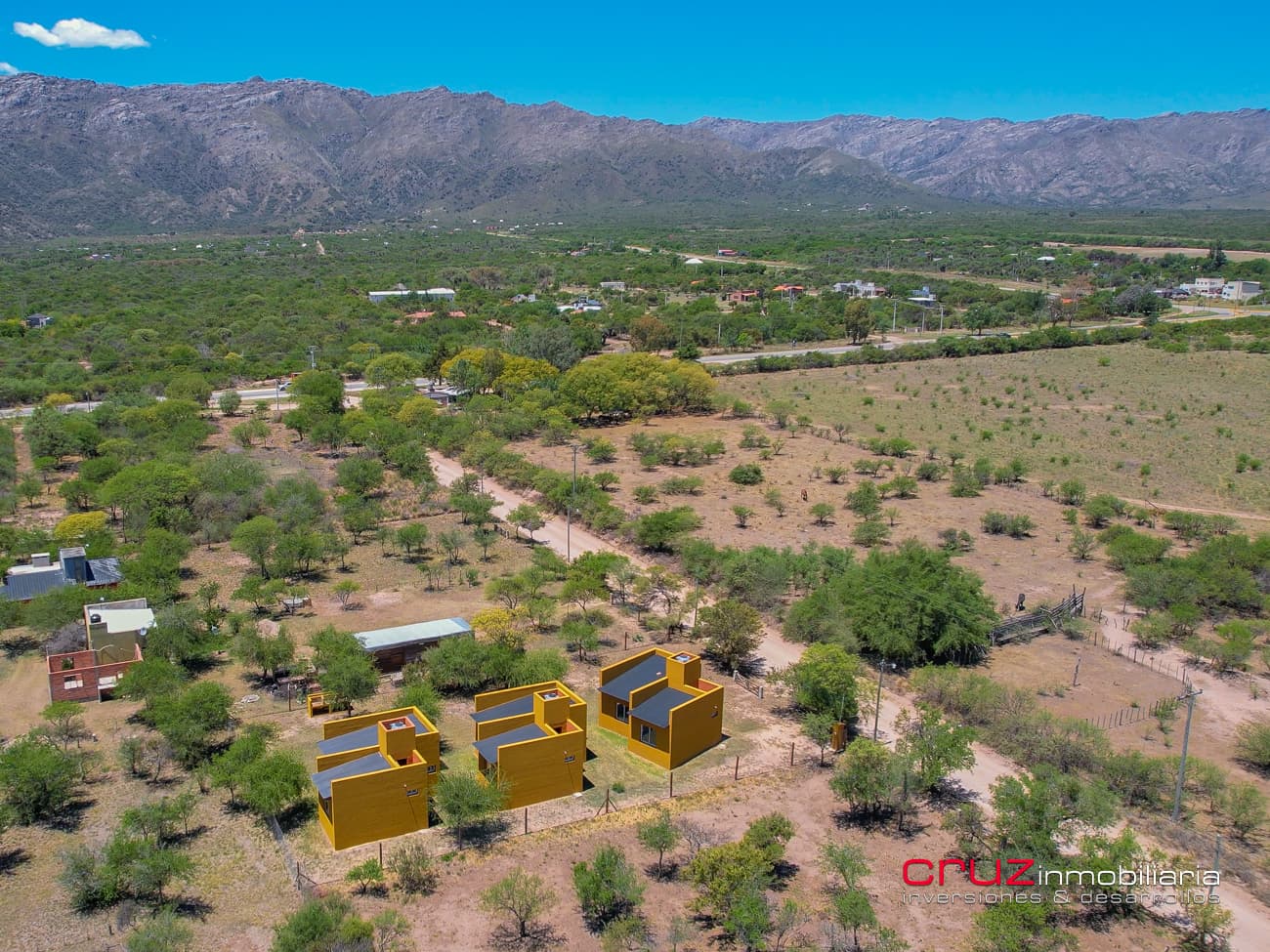 Complejo de 3 cabañas en Zona del Dique Piscu Yaco 147m2