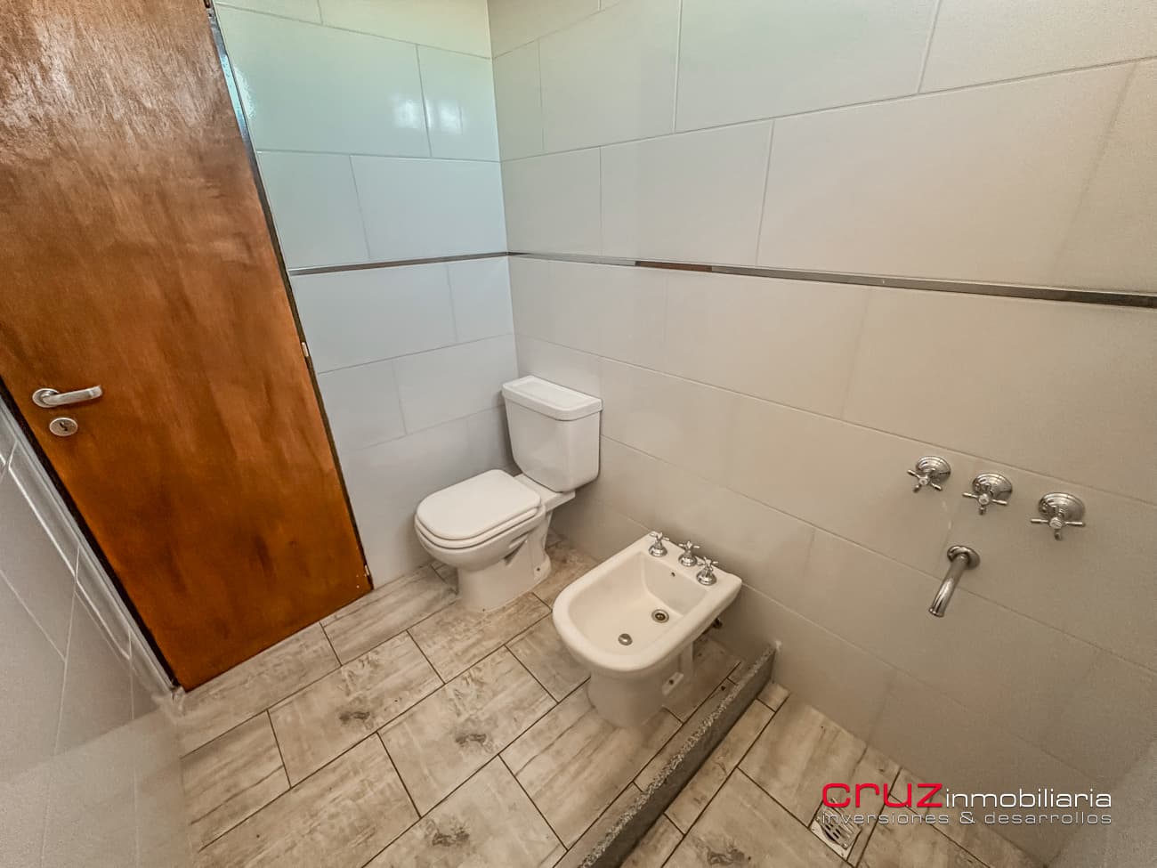 Complejo de 3 cabañas en Zona del Dique Piscu Yaco 147m2 - imagen 15
