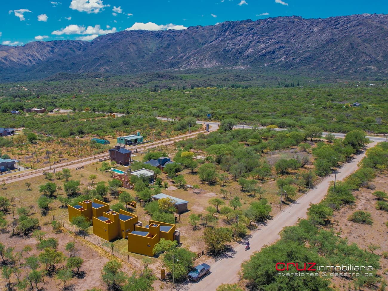 Complejo de 3 cabañas en Zona del Dique Piscu Yaco 147m2