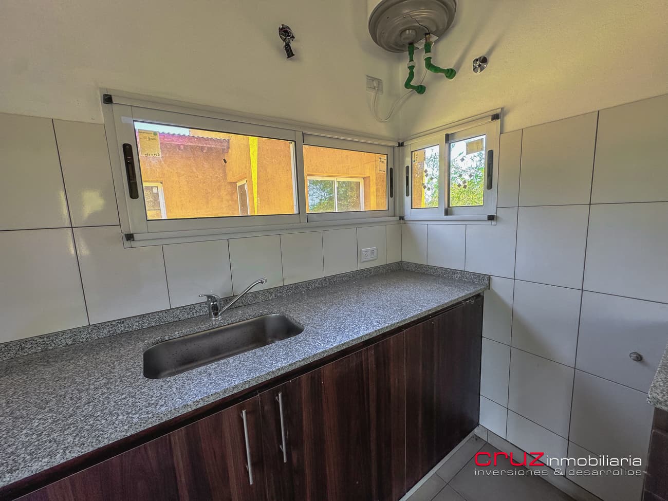 Complejo de 3 cabañas en Zona del Dique Piscu Yaco 147m2 - imagen 12
