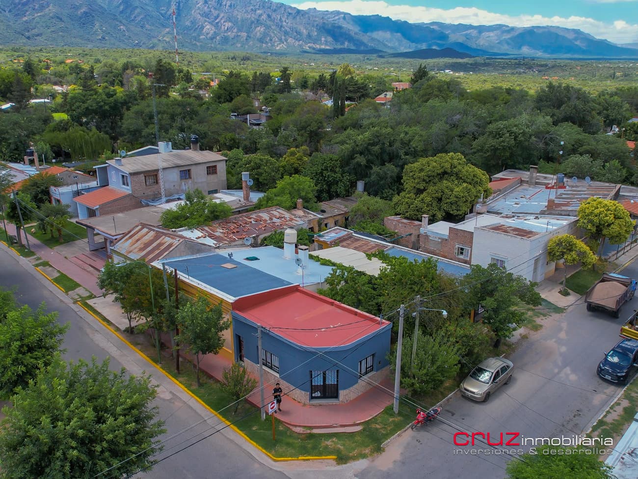 Casa + Local frente a plaza de Cortaderas - imagen 4