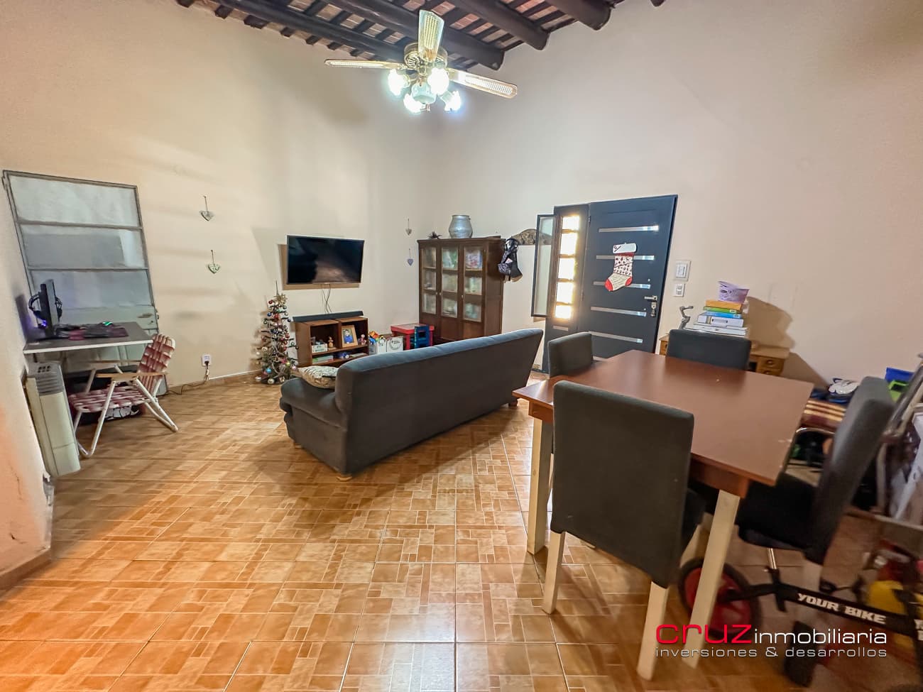 Casa + Local frente a plaza de Cortaderas - imagen 8