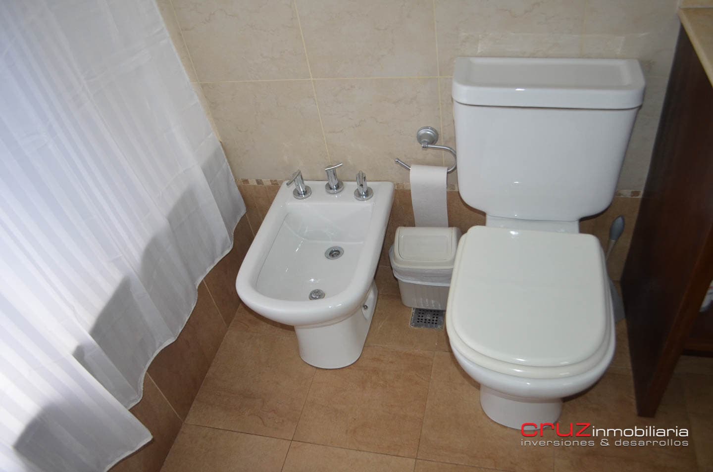 Importante Complejo de Cabañas en Cortaderas - imagen 50