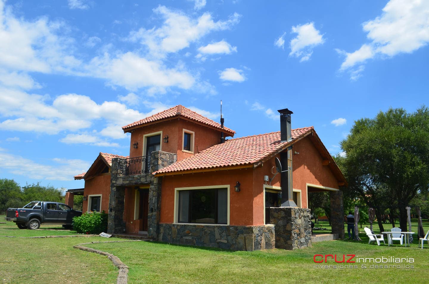 Importante Complejo de Cabañas en Cortaderas